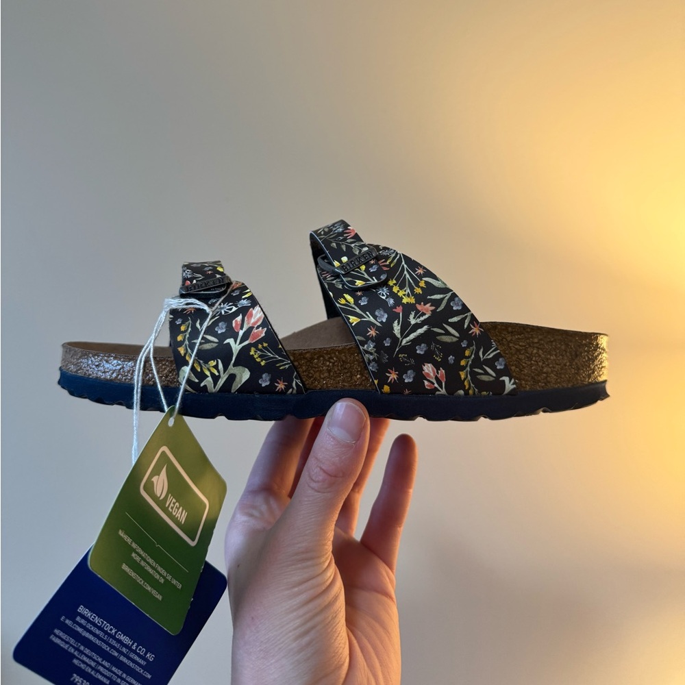 Birkenstock Sydney Vegan Sandal in Watercolor Flower (Navy)